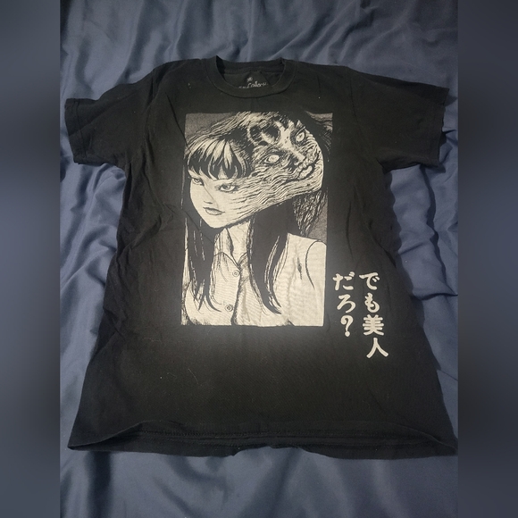 T0mie Junji Ito Collection Essential Fake Face Premium T-Shirt Unisex XS - Picture 1 of 4